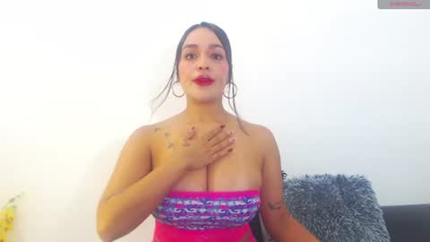 renatabrownn28 online show from August 1, 9:33 am
