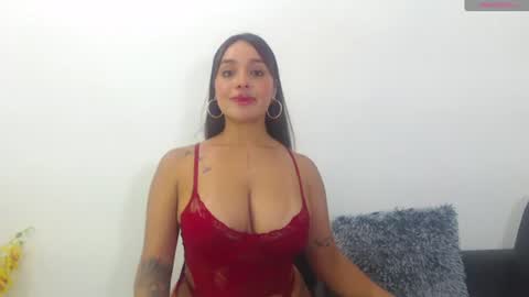 renatabrownn28 online show from July 12, 8:48 am