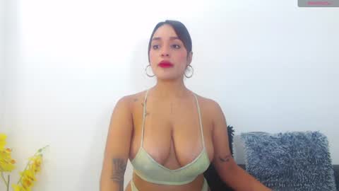 renatabrownn28 online show from July 17, 8:51 am