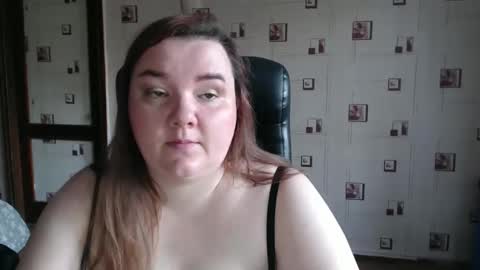 renataoia online show from November 23, 11:45 am