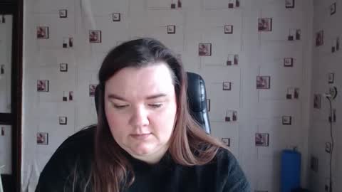 renataoia online show from February 13, 12:40 pm