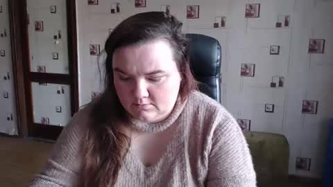 renataoia online show from February 28, 12:04 pm