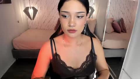Renee Shelby online show from August 6, 9:33 pm