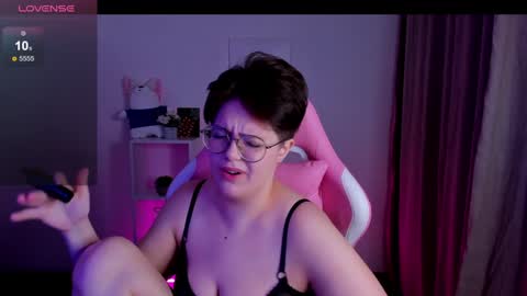renee_turner online show from December 29, 1:13 am