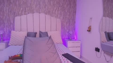 REVEN online show from April 26, 3:04 am