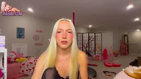 ria  online show from November 27, 4:04 am