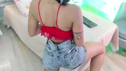 riby  online show from July 23, 7:33 pm
