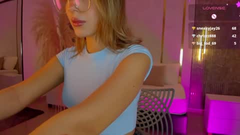 Riley Sierra online show from August 4, 1:17 pm