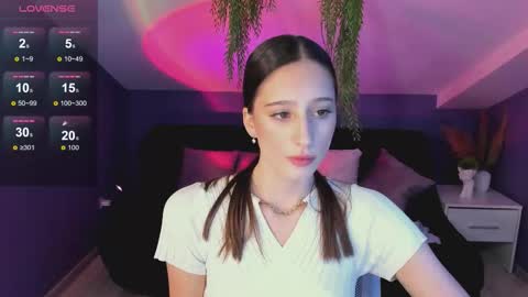 Emilia online show from September 18, 2:59 pm