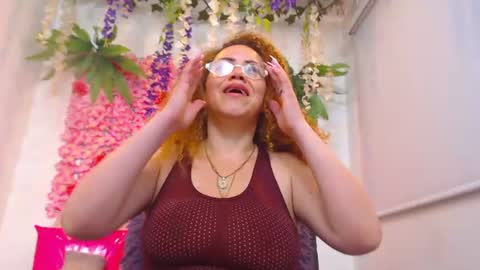 Risitos De Oro online show from July 11, 12:05 pm