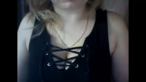 Snapshot of riveramaureen chatting on February 17, 12:49 pm RiveraMaureen online show from February 17, 12:49 pm