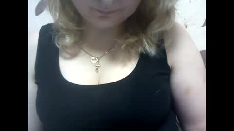 Snapshot of riveramaureen chatting on December 28, 4:09 pm RiveraMaureen online show from December 28, 4:09 pm