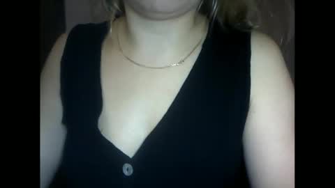 Snapshot of riveramaureen chatting on October 21, 9:30 pm RiveraMaureen online show from October 21, 9:30 pm