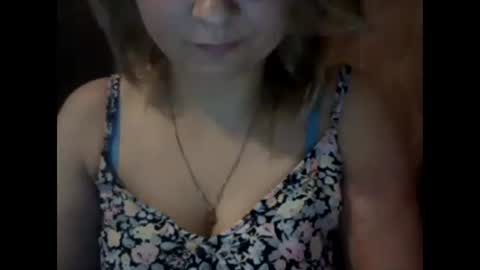 Snapshot of riveramaureen chatting on December 23, 6:33 am RiveraMaureen online show from December 23, 6:33 am