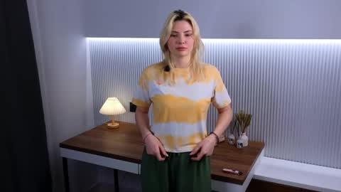 Sarah. online show from March 23, 5:08 pm