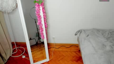 Lilly online show from March 18, 8:25 pm