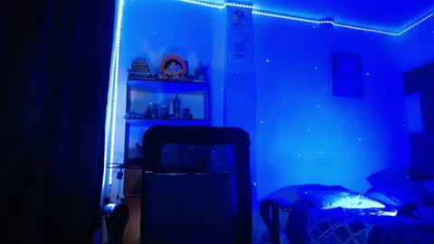 Robin online show from June 15, 2:56 am