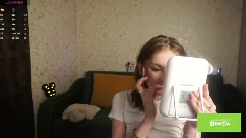 robynsentinella online show from May 3, 2:37 am
