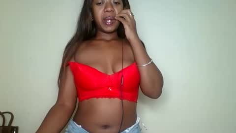 rochellinah online show from June 4, 1:55 am