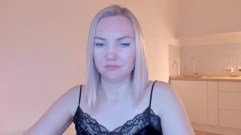 Snapshot of rock__baby chatting on February 7, 10:41 pm rock__baby online show from February 7, 10:41 pm