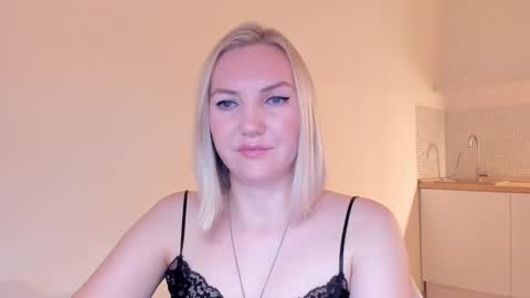 Snapshot of rock__baby chatting on December 22, 6:37 pm rock__baby online show from December 22, 6:37 pm