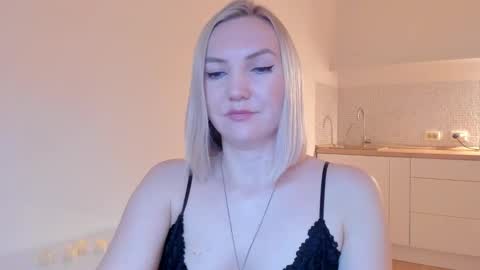 Snapshot of rock__baby chatting on December 23, 9:18 pm rock__baby online show from December 23, 9:18 pm