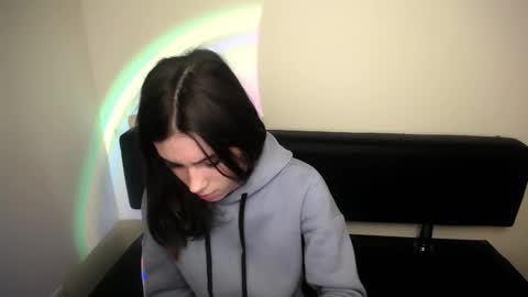 Rose online show from December 18, 7:46 am