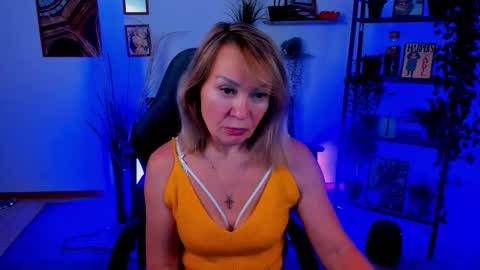 QUEEN online show from January 17, 10:33 am