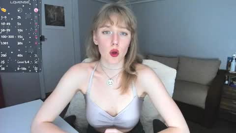 Rose but u can call me princess online show from May 19, 8:16 pm