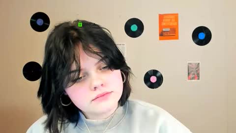 rose_dark_ online show from February 3, 8:01 pm