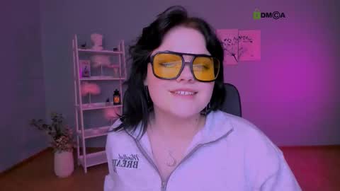 rose_dark_ online show from March 18, 9:25 am