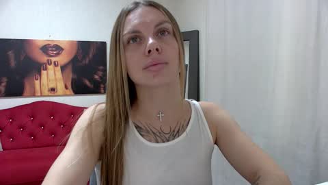 Snapshot of rosehubbard chatting on October 6, 5:35 am Rose Hubbard online show from October 6, 5:35 am