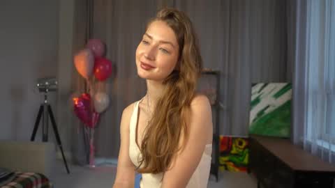 Snapshot of rosellegaeta chatting on October 18, 4:15 am Elsa online show from October 18, 4:15 am