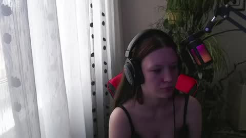 Lina online show from April 24, 1:58 pm