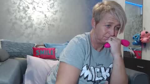 Lovepinklilly online show from February 24, 6:28 pm