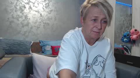 Lovepinklilly online show from February 28, 7:46 pm