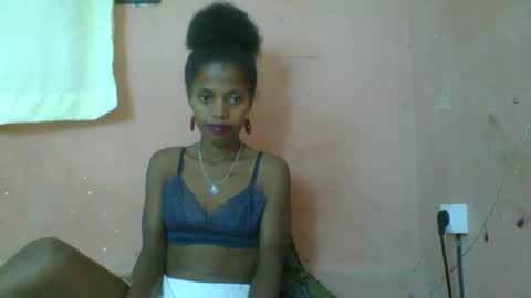 Snapshot of rosiahot1 chatting on March 11, 4:41 am rosia online show from March 11, 4:41 am