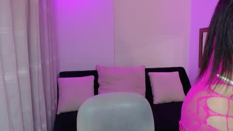 Ross Mia online show from January 6, 9:29 pm