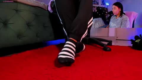 rosyejones online show from December 16, 3:23 am