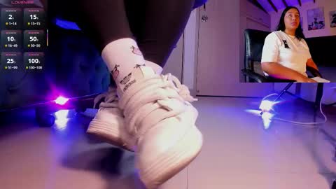 rosyejones online show from November 27, 3:31 am