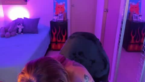 rot_wallace online show from April 29, 2:37 am