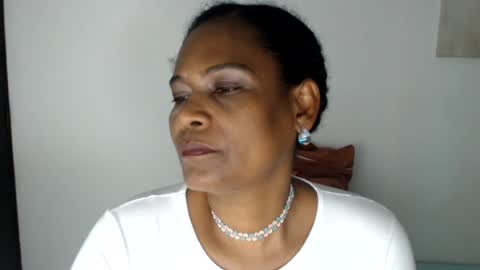 luxa online show from July 24, 1:42 pm