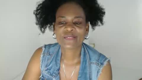 luxa online show from February 2, 1:10 pm