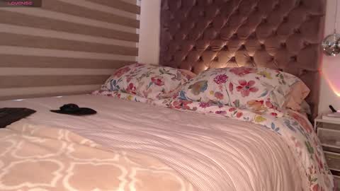 Rouss marie henao  online show from February 8, 12:31 pm