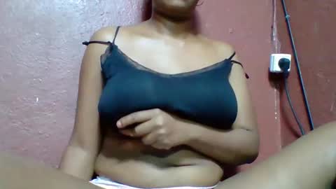 rovaelyah online show from November 23, 1:46 pm