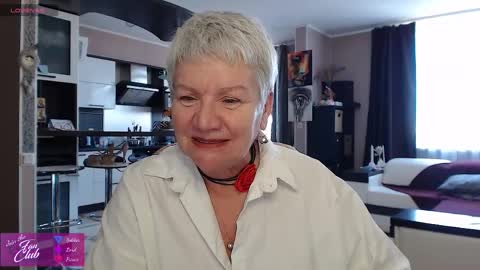 Roxana online show from April 1, 2:25 pm