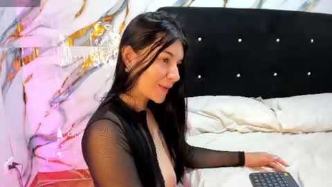 roxanaborns online show from July 16, 10:31 am