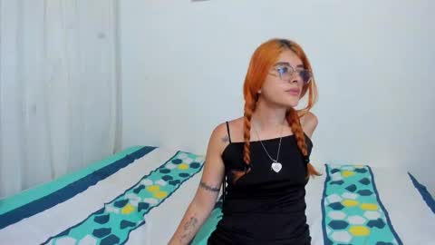Snapshot of roxanajames__ chatting on September 10, 3:56 pm roxy online show from September 10, 3:56 pm