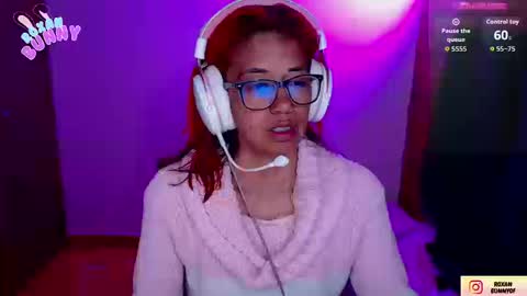 Snapshot of roxanbunny chatting on September 24, 5:39 am roxxy online show from September 24, 5:39 am