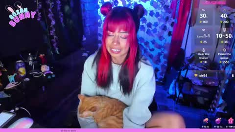 Snapshot of roxanbunny chatting on February 12, 2:56 am roxxy online show from February 12, 2:56 am
